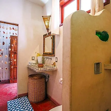 Corazon De Jade Hotel 2*