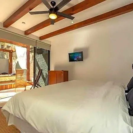 Harrisson Mansion Hotel Tulum