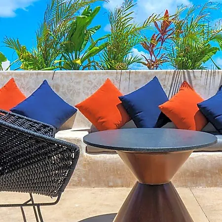 Chic With Swim-up Pool Access Hotel