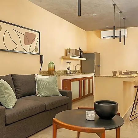 Hotel Chic With Swim-up Pool Access *