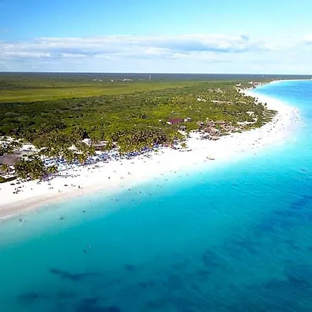 El Paraiso Hotel