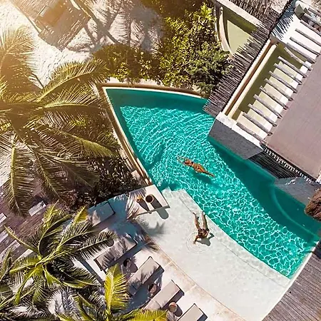 Ma'xanab Hotel