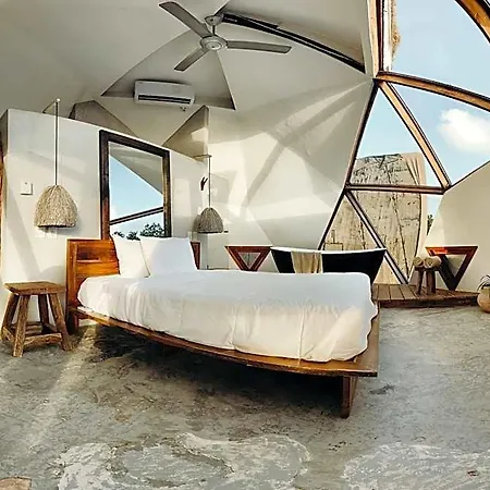 Mamasan Treehouses & 4*