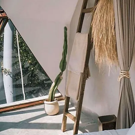 Hotel Mamasan Treehouses & Tulum
