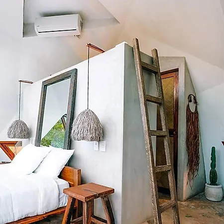 Mamasan Treehouses & Hotel Tulum