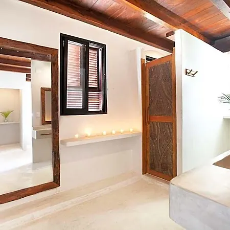 Hotel Mohave Jungle 2*
