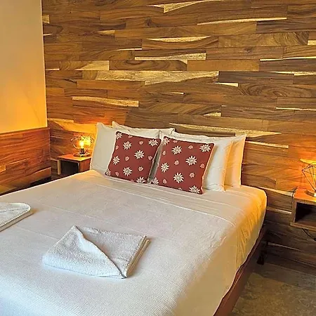 Hotel Little Gem La Veleta 4*