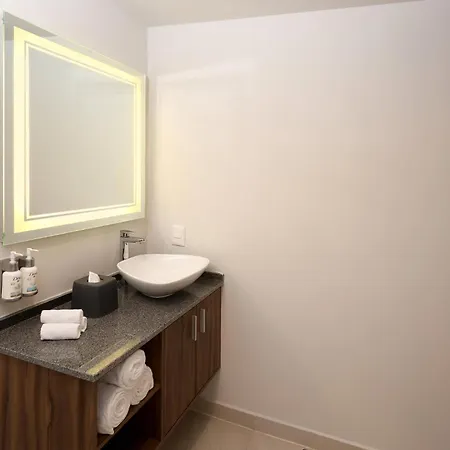 Hotel By Ihg