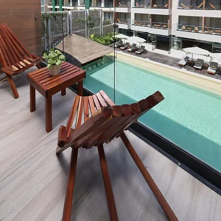By Ihg