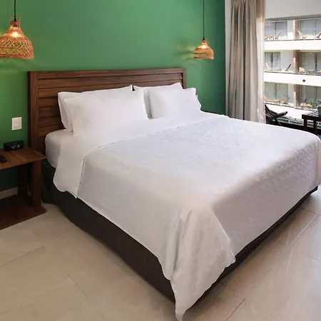 By Ihg Hotel 4*