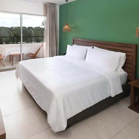 By Ihg 4*