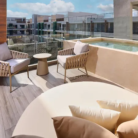 Hotel By Ihg