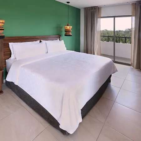 By Ihg Hotel 4*