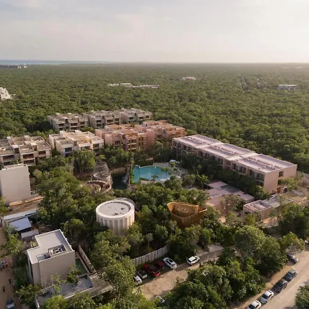 Amazing 1br Jungle With Restaurant, Pool And Gym