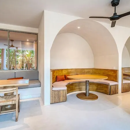 Amazing 1br Jungle With Restaurant, Pool And Gym Apartment *