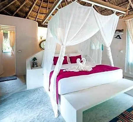 Hotel Cormoran & Cenote Tulum