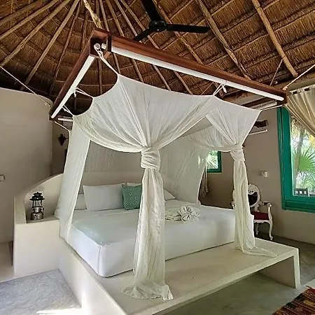 Hotel Cormoran & Cenote 3*