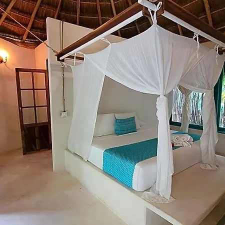Hotel Cormoran & Cenote 3*