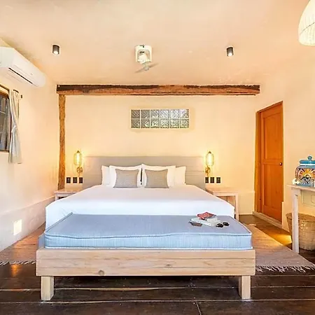 Hotel Casa Ganesh Beachfront 4*