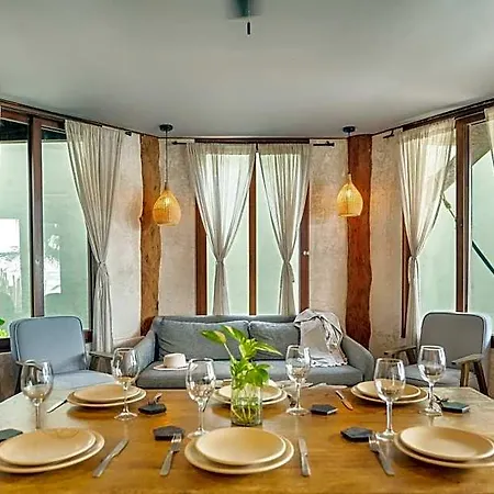 Hotel Casa Ganesh Beachfront