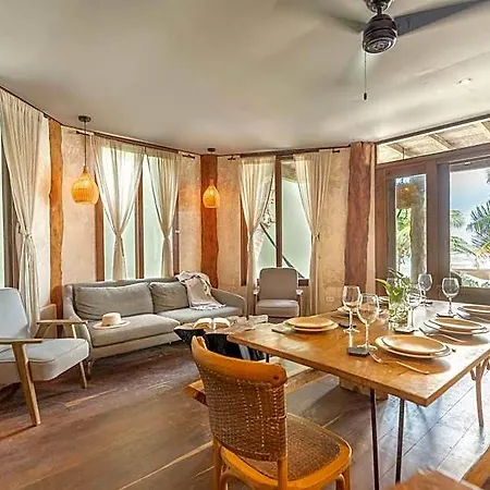 Hotel Casa Ganesh Beachfront 4*