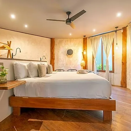 Hotel Casa Ganesh Beachfront