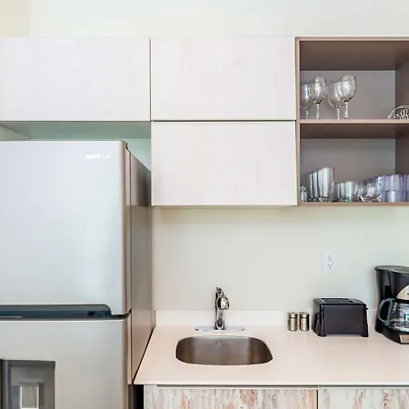 Apartment Stylish Sexy 1 Bd W/ Private Pool & Rooftop Pool *