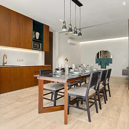Holiday home Lux 1br With Rooftop Pool, Spa, Gym, Kids Playroom
