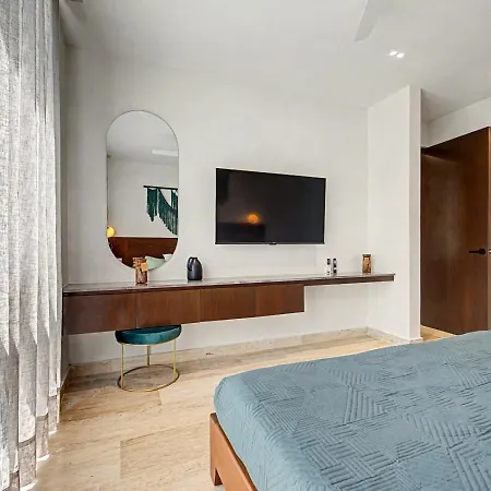 Holiday home Lux 1br With Rooftop Pool, Spa, Gym, Kids Playroom *