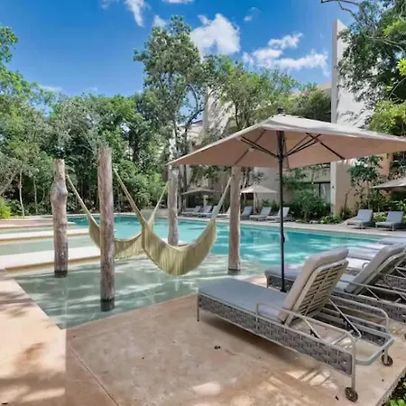 Holiday home 1st Flr Chic Jungle 1br Priv Pool Steam & Gym *