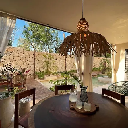 Holiday home Luxury Oasis! 2 Poolsprivate & Swimupfree Extras *