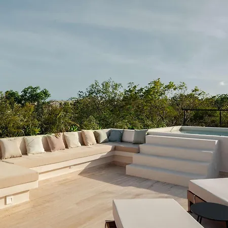 Villa Lumila Rooftop Sunset & Jungle Views