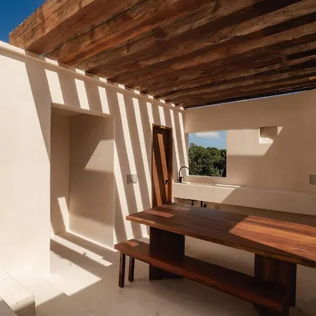 Holiday home Luxury Rooftop Pool 4br Security