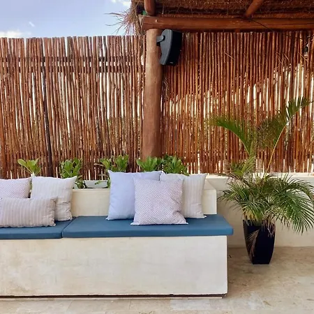 Caribena, Breakfast And Concierge Included