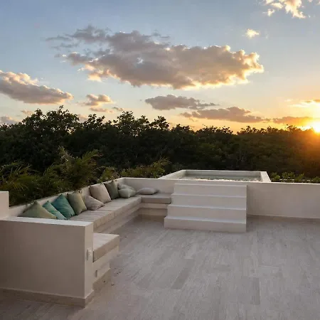 Lumila Rooftop Sunset & Jungle Views Tulum