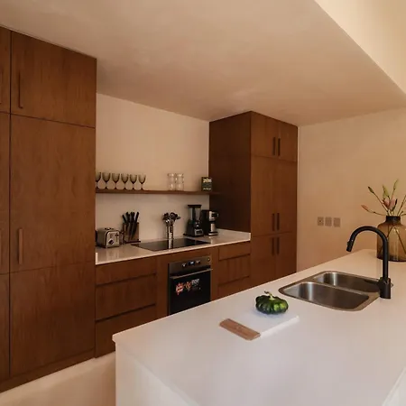 Luxury Rooftop Pool 4br Security Holiday home