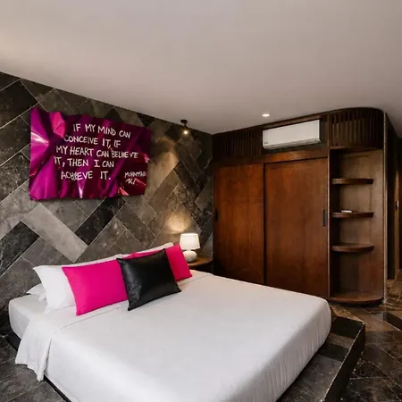 Rose Noir Premium 4 Bedroom Villa, Private Rooftop Pool & Complimentary Spa, Aldea Zama