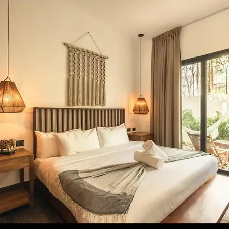 Casa Luv 4br 4ba Downtown 2 Private Pools Villa