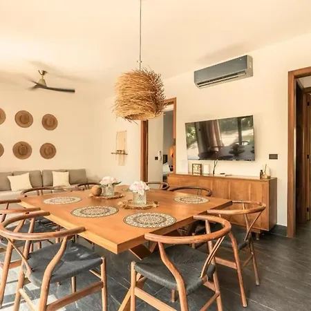 Casa Luv 4br 4ba Downtown 2 Private Pools