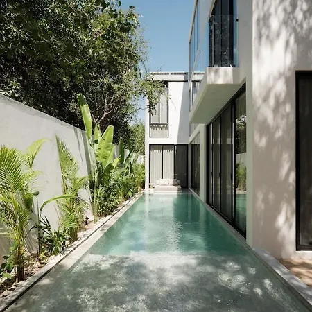 Aion Amazing 5 Bdr 3 Pools And Roof