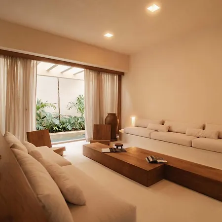 Holiday home Luxury Rooftop Pool 4br Security