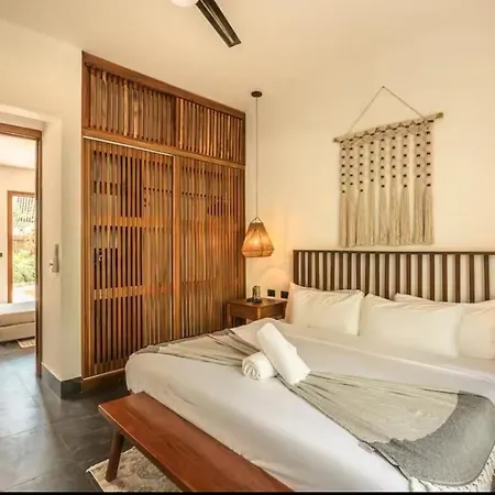 Villa Casa Luv 4br 4ba Downtown 2 Private Pools