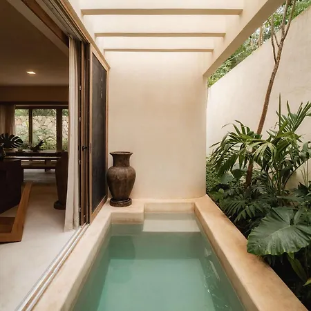 Holiday home Luxury Rooftop Pool 4br Security