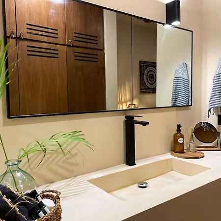 Holiday home Luxury Oasis! 2 Poolsprivate & Swimupfree Extras
