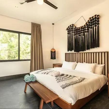 Casa Luv 4br 4ba Downtown 2 Private Pools Villa