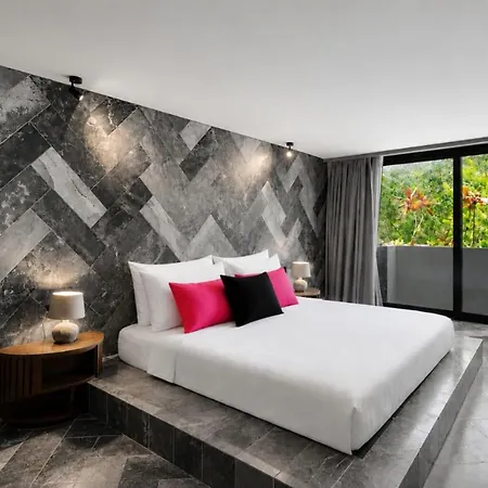 Rose Noir Premium 4 Bedroom Villa, Private Rooftop Pool & Complimentary Spa, Aldea Zama