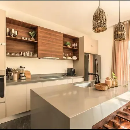 Casa Luv 4br 4ba Downtown 2 Private Pools * Tulum