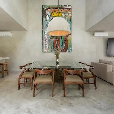 Aion Amazing 5 Bdr 3 Pools And Roof *