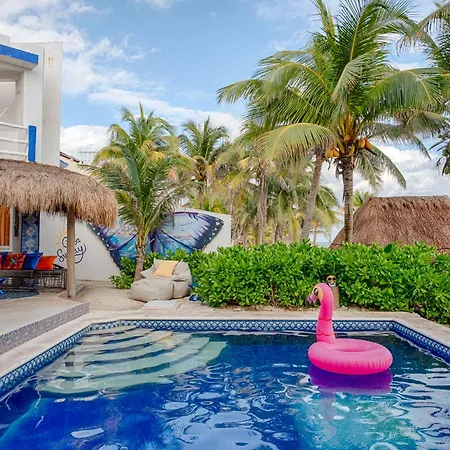 Villa Oceanfront Pool 3 King Beds