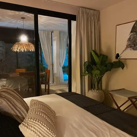 Holiday home Luxury Oasis! 2 Poolsprivate & Swimupfree Extras